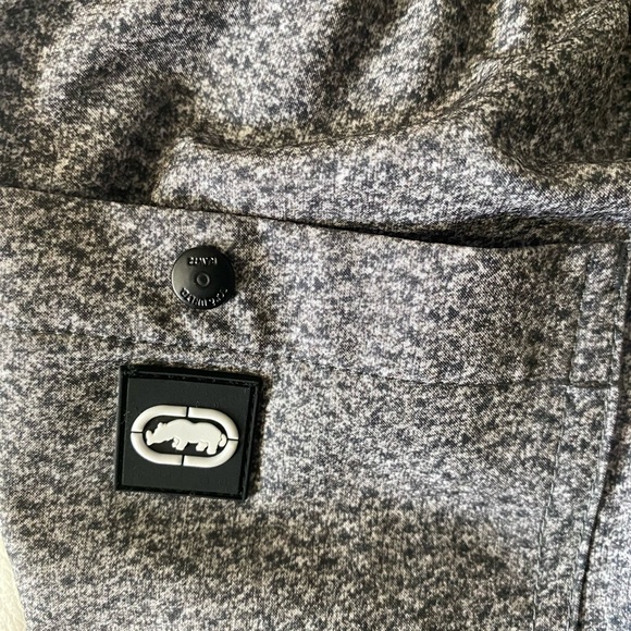 Men’s Echo Unlimited L Board Shorts
Back pocket, side pocket
Gray black gold - Picture 4 of 7